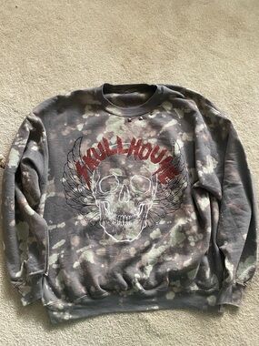 Skull house tie dye Large sweatshirt